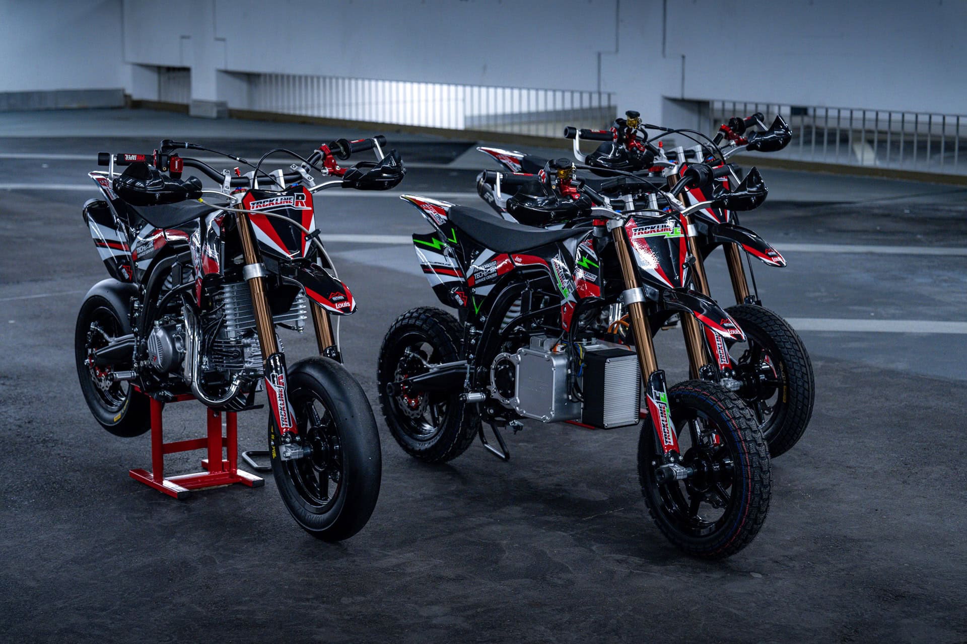 Trckline R 160ccm, Trckline E Elektro und Trckline R 190ccm nebeneinander – alle drei Modelle im Vergleich